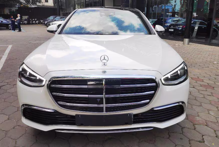 Mercedes-Benz S-Class gallery 2